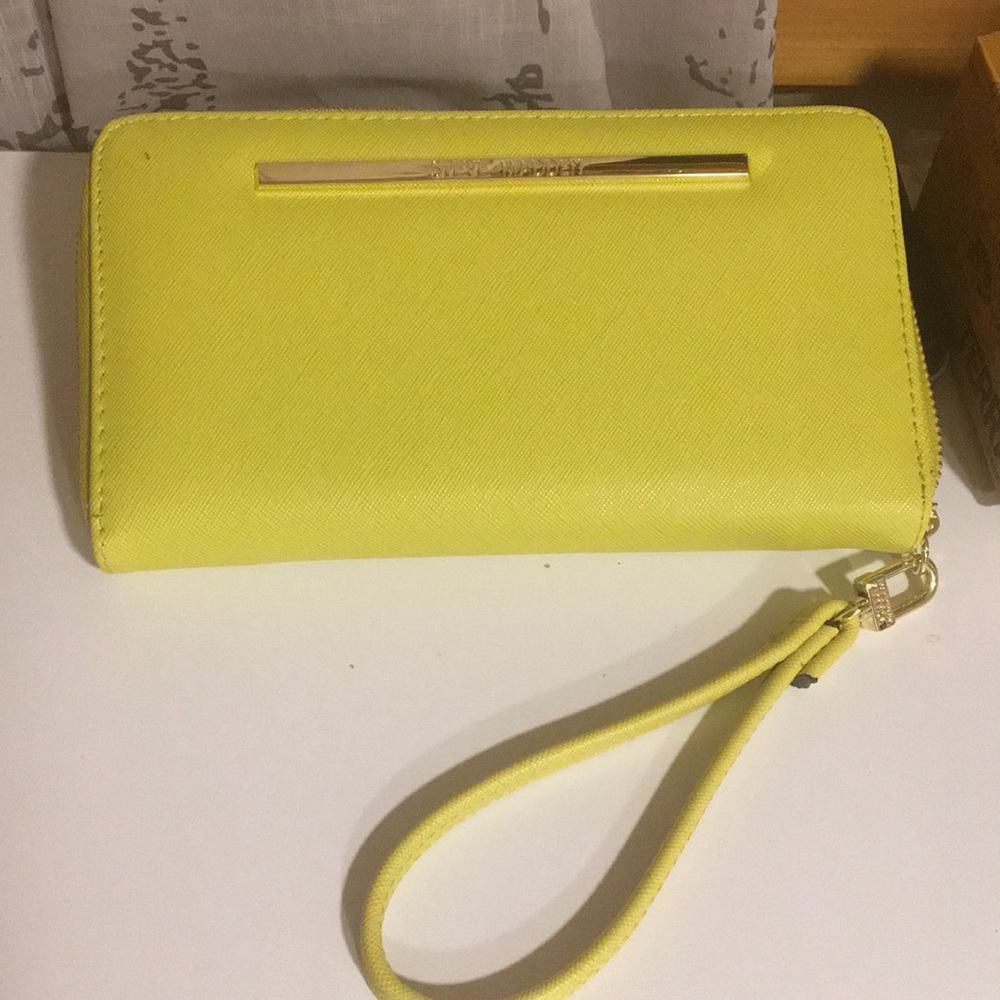 Steve Madden lime green zip around wallet